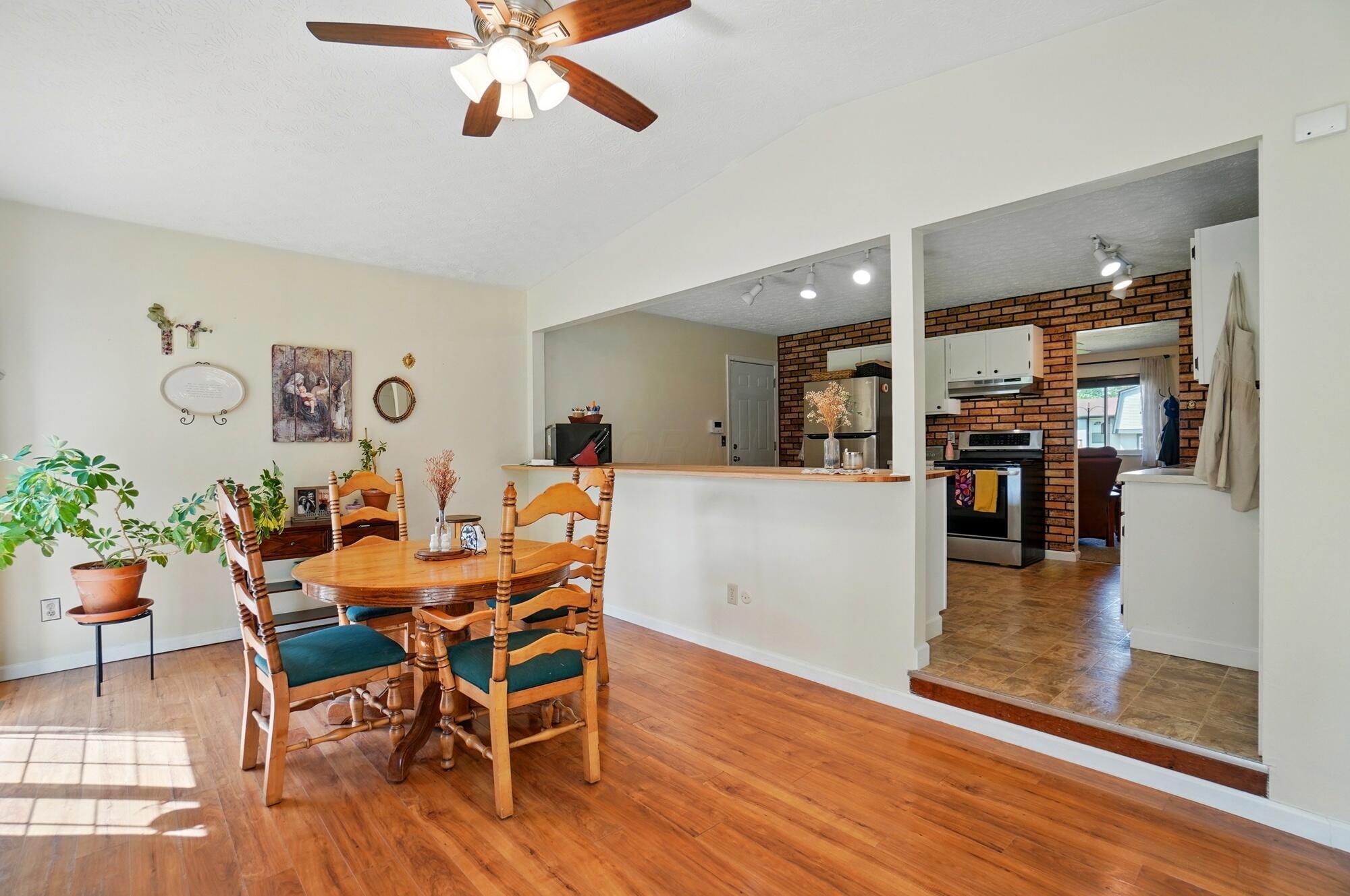 3784 Hendron Road Groveport, OH 43125 - Photo 18 of 40 022