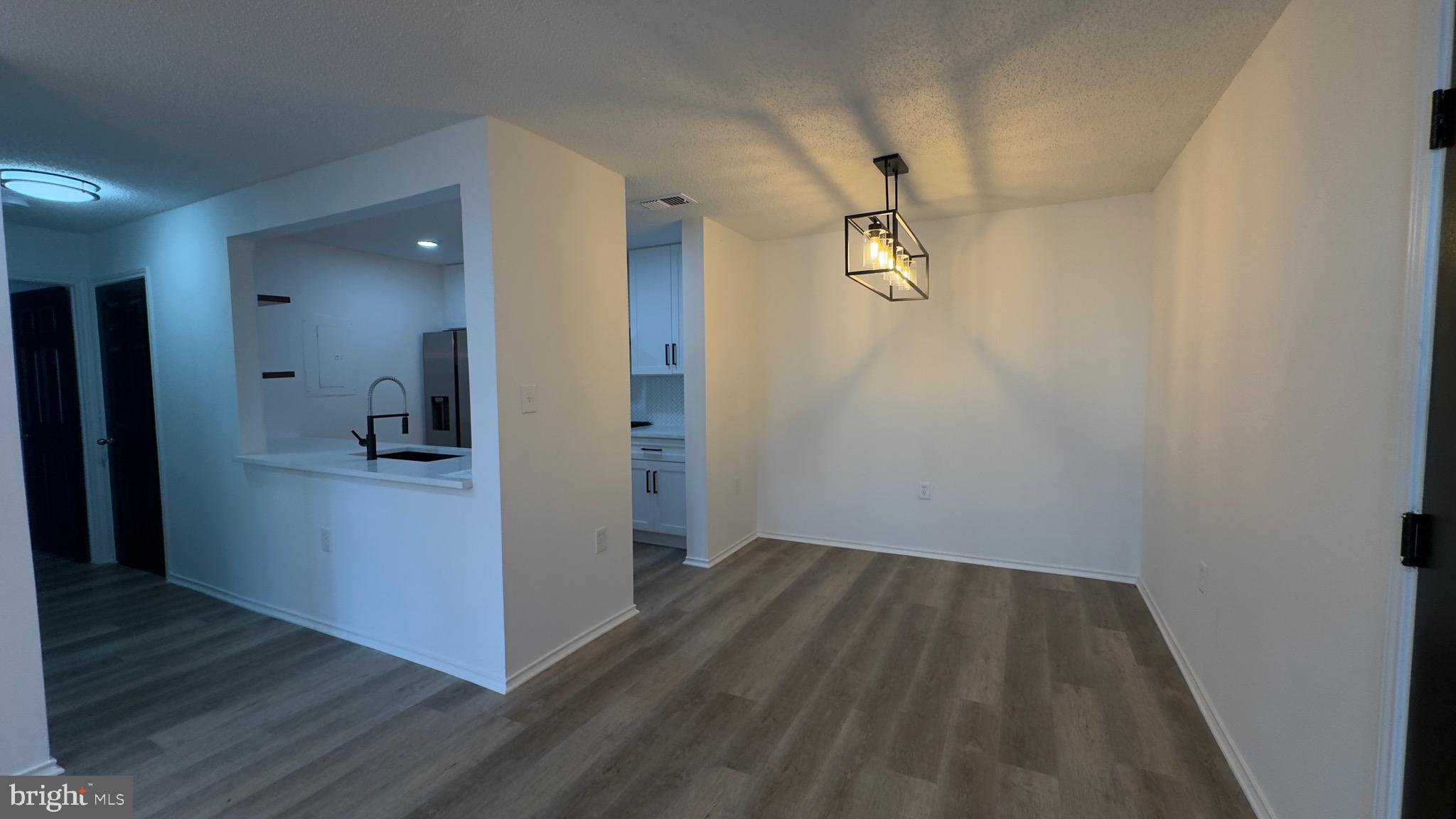 20991 Timber Ridge Terrace, Unit 101 Ashburn, VA 20147 - Photo 5 of 22