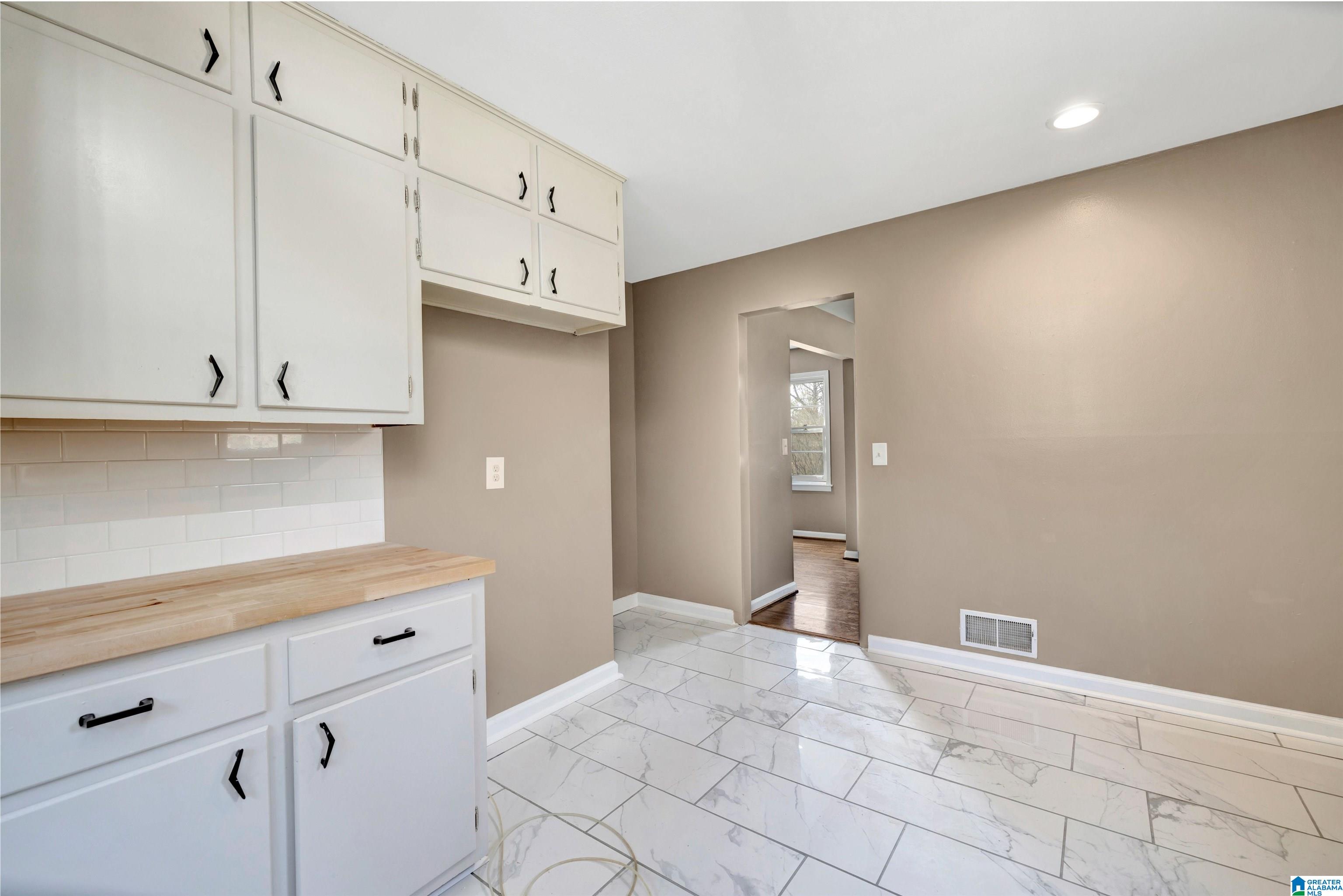412 Sunhill Road Northwest Birmingham, AL 35215 - Photo 12 of 23