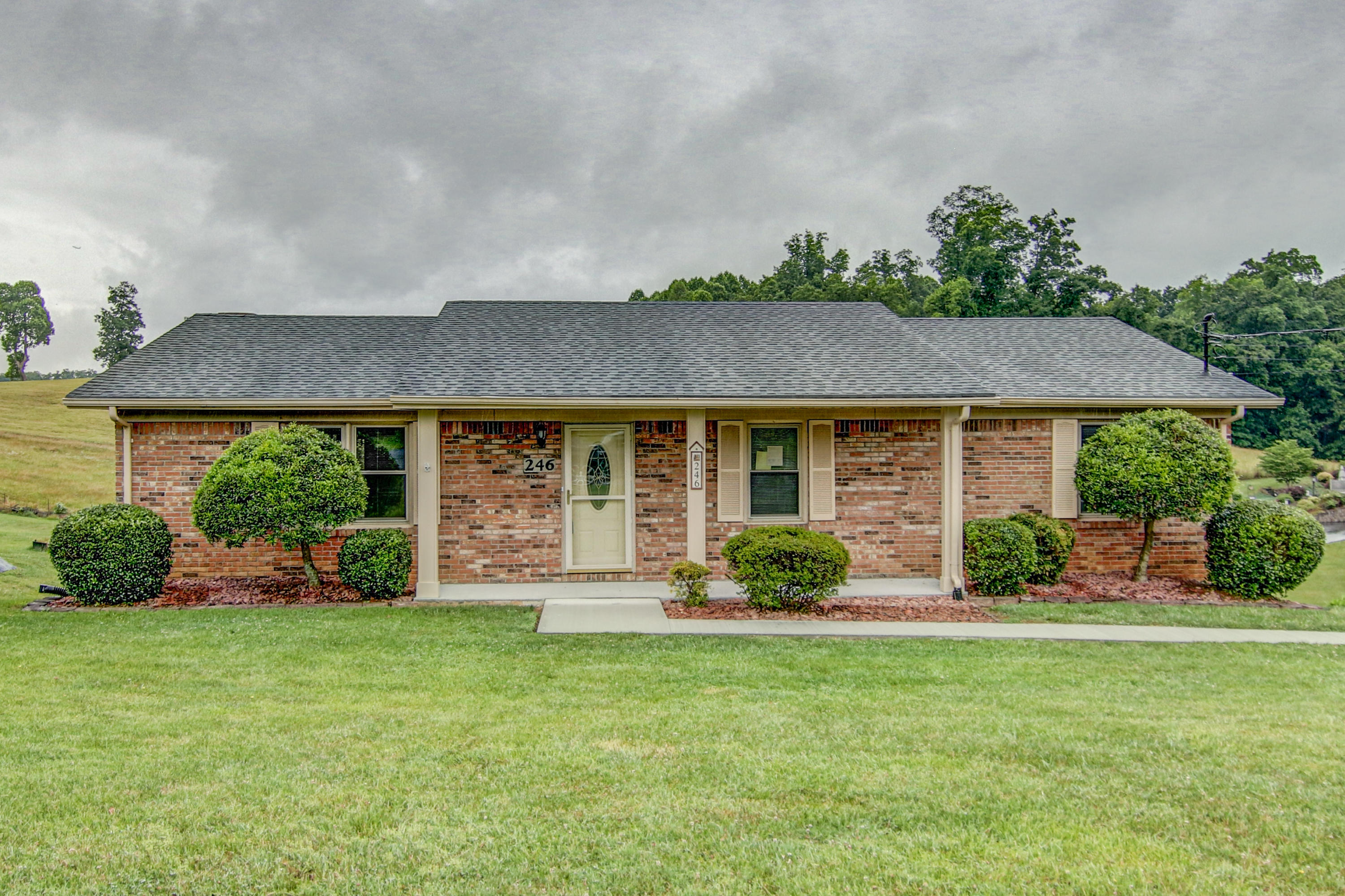 246 Carlton Road Bristol, TN 37620 - Photo 2 of 54 LP1A0766_67_68_69_70-2