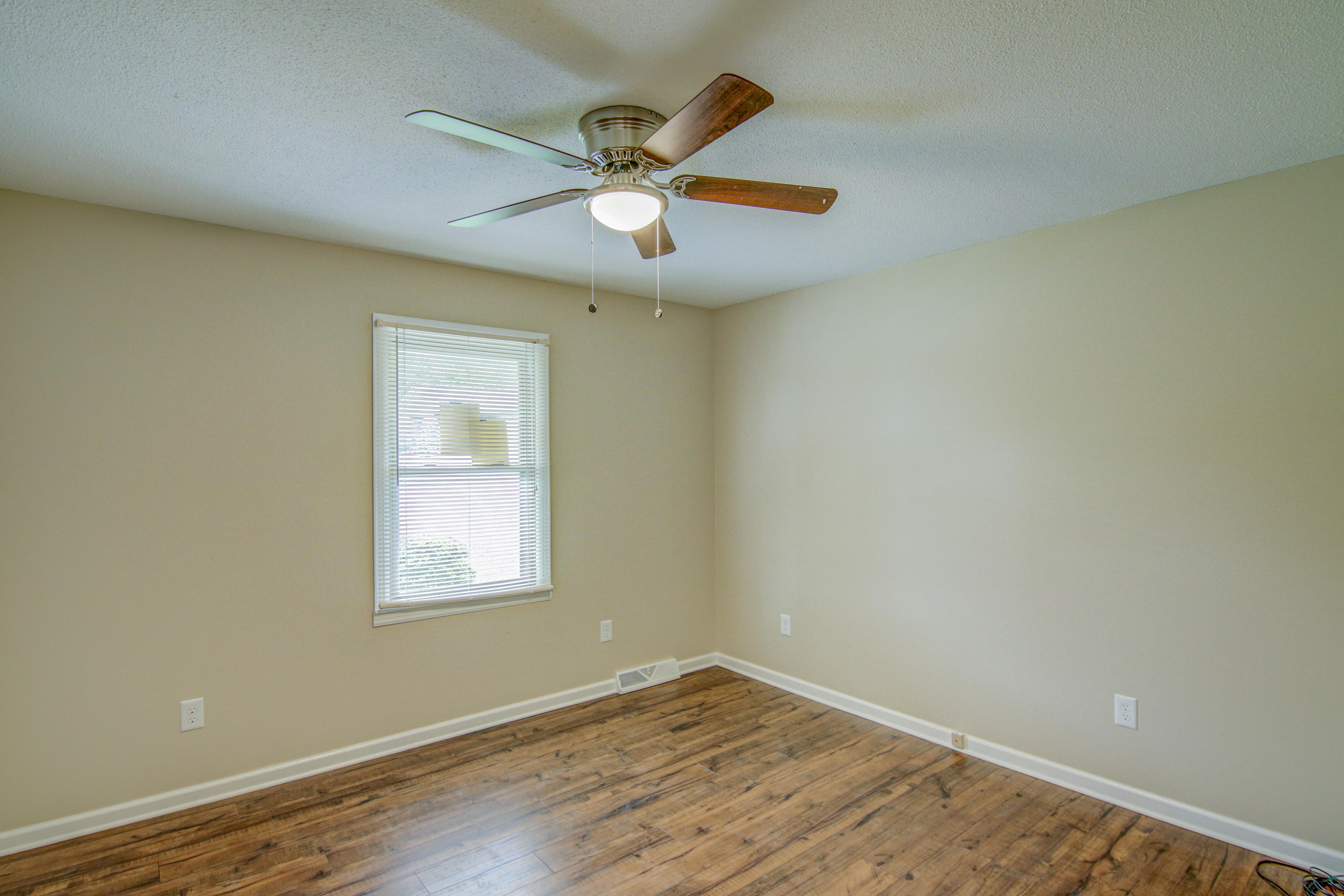 246 Carlton Road Bristol, TN 37620 - Photo 22 of 54 LP1A0606_07_08_09_10