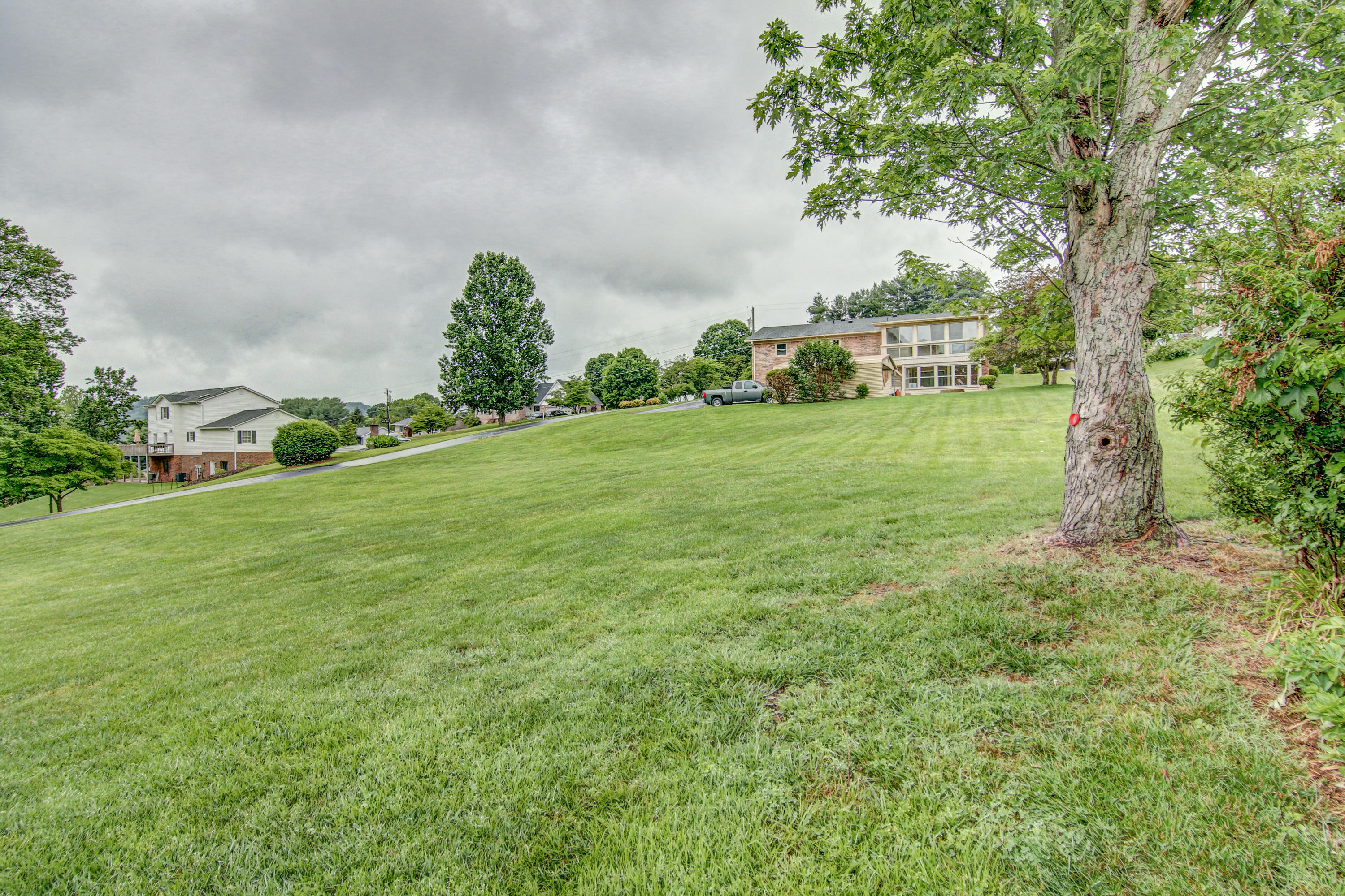 246 Carlton Road Bristol, TN 37620 - Photo 51 of 54 LP1A0796_797_798_799_800