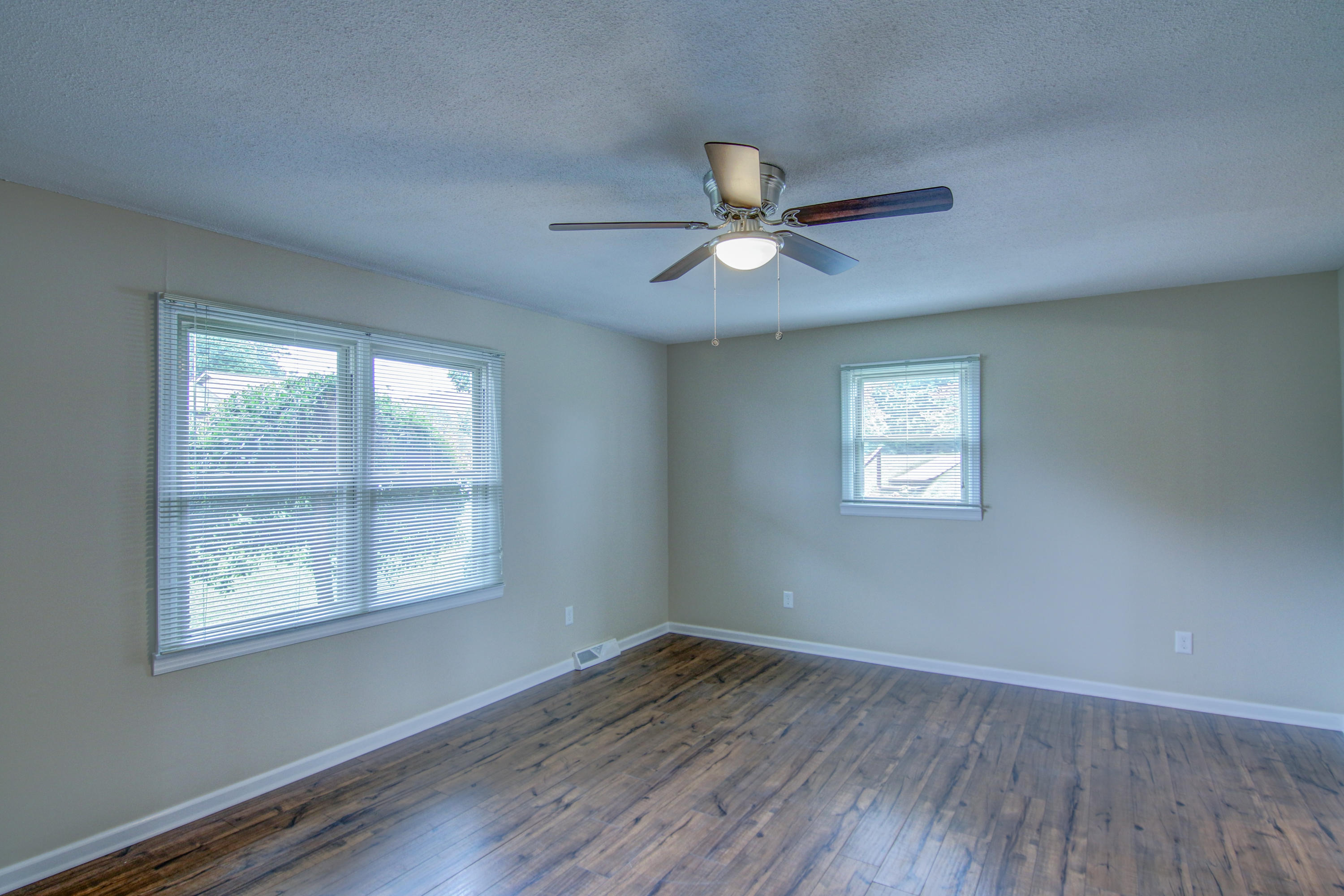 246 Carlton Road Bristol, TN 37620 - Photo 9 of 54 LP1A0536_37_38_39_40