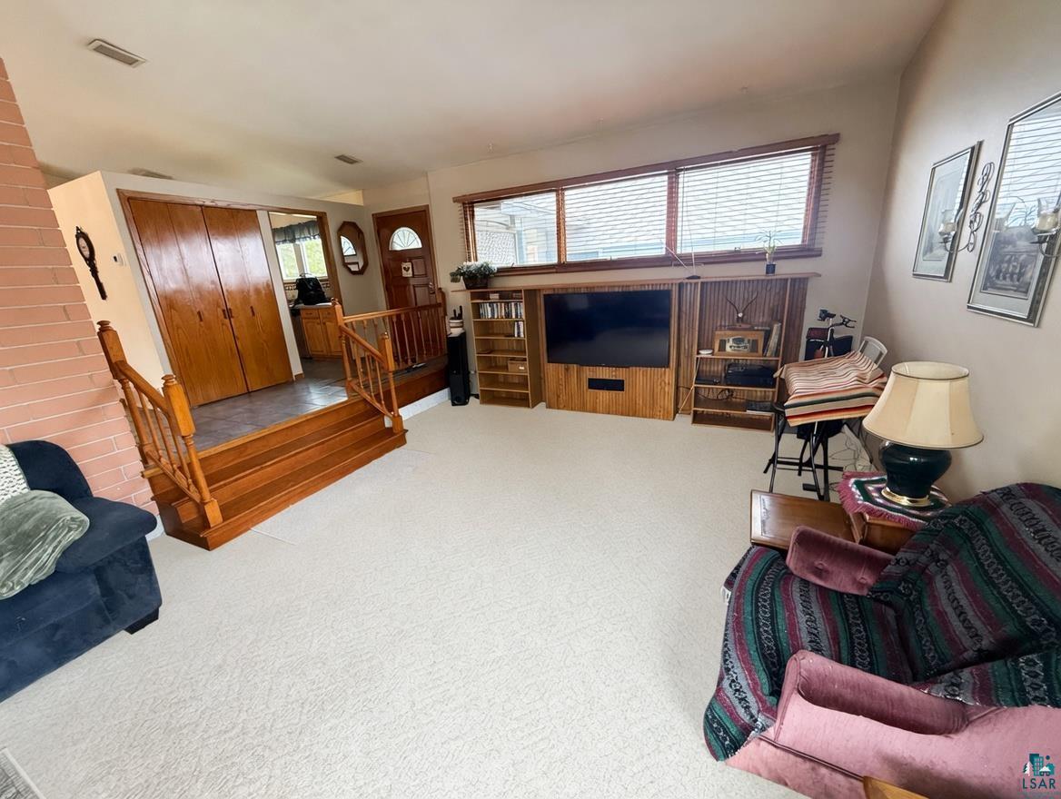 2136 Adirondack Street Duluth, MN 55811 - Photo 4 of 15