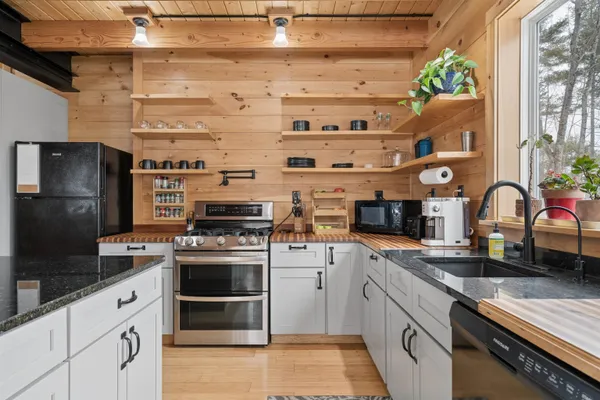 $475,000 | 483 North Pleasant Street, Bradford, VT 05033