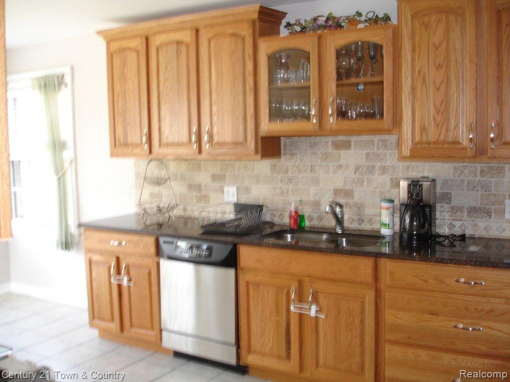 1511 East Maple Road Birmingham, MI 48009 - Photo 5 of 23 Remodeled Kitchen