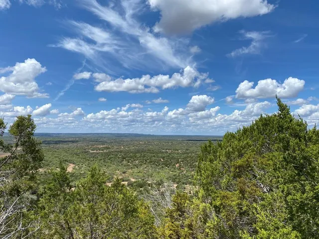 $520,000 | 17 Jack Rabbit Road, Unit 17, Doss, TX 78618