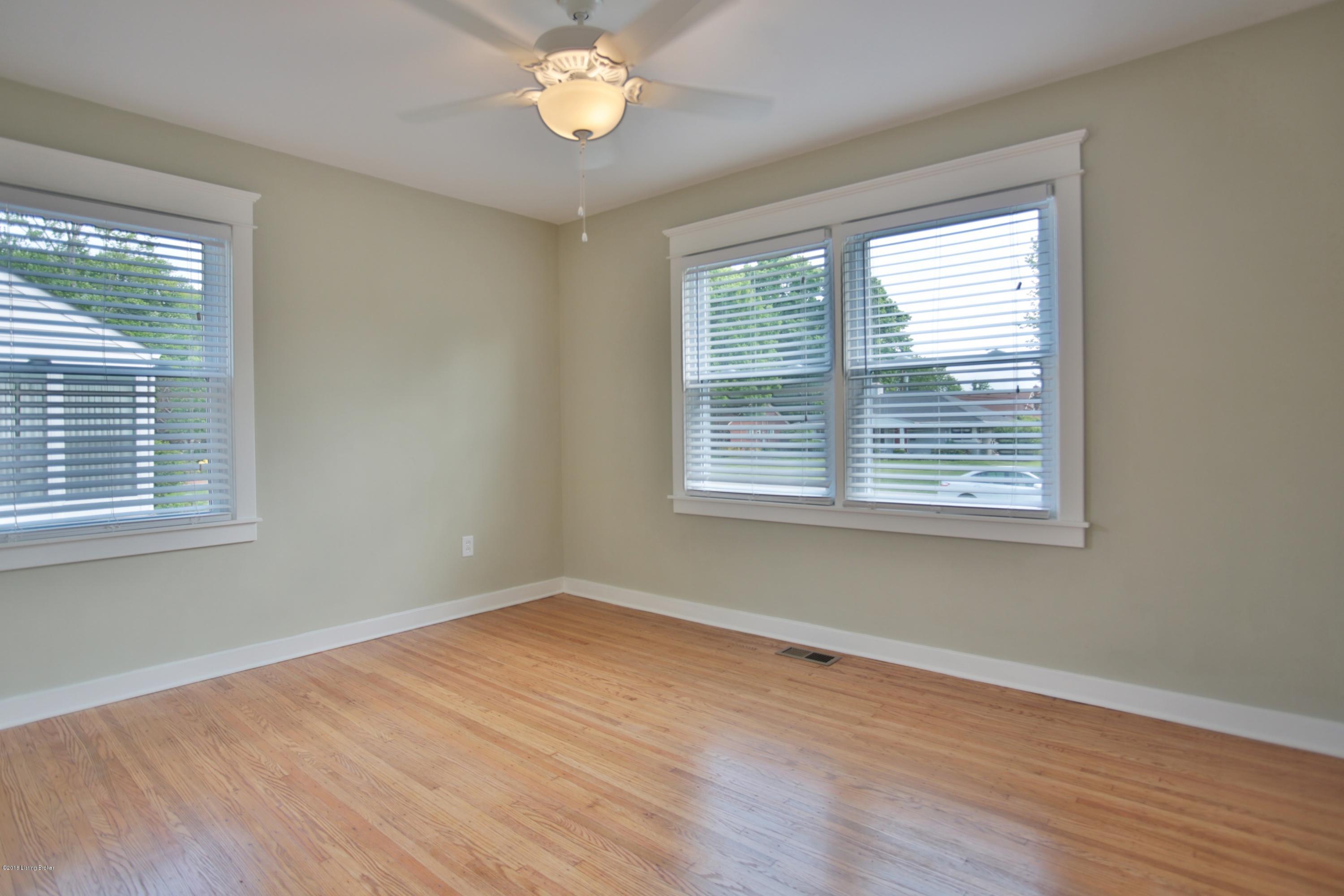 218 Hemingway Road Louisville, KY 40207 - Photo 34 of 52 34