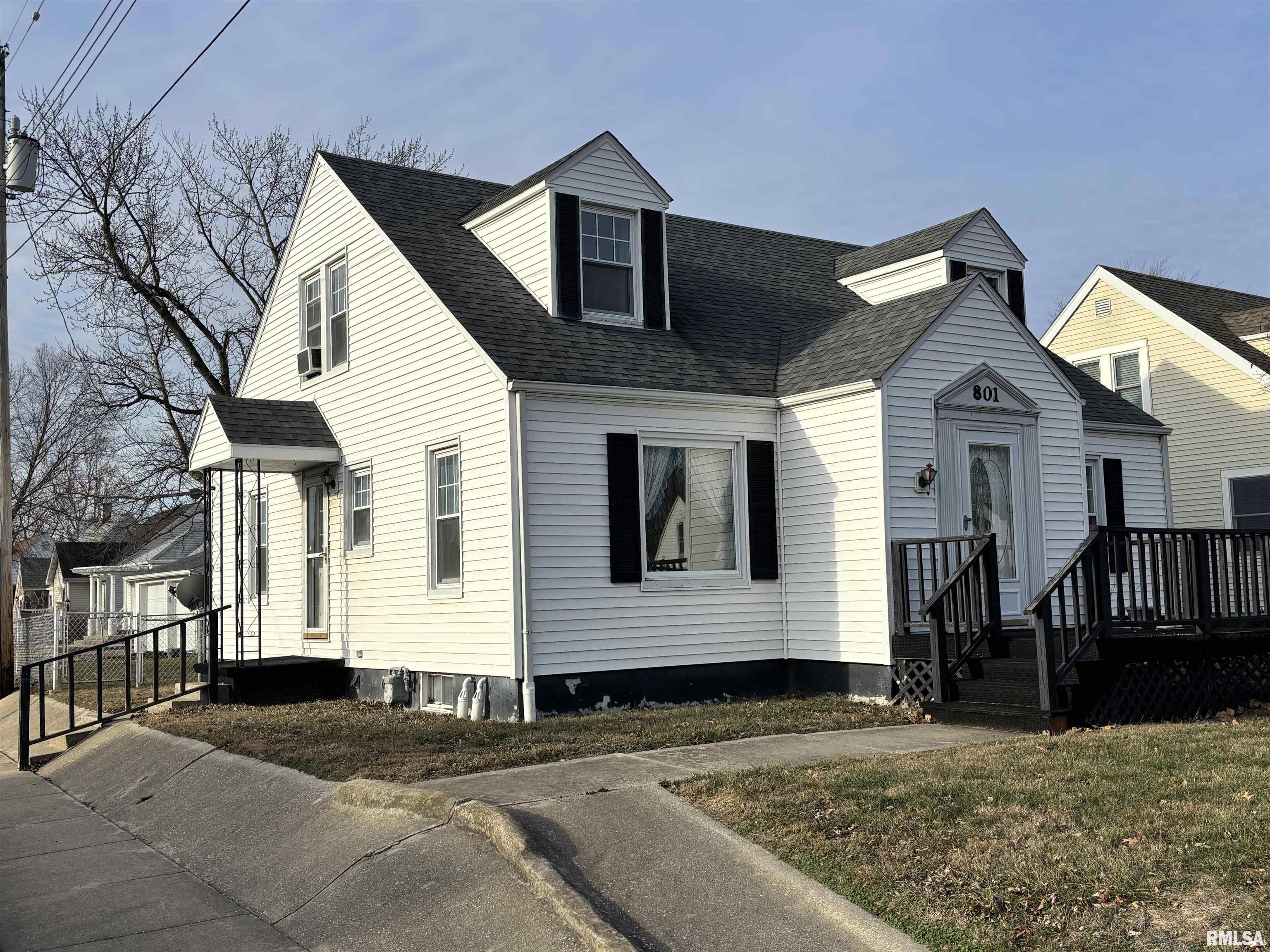 801 Haner Street Taylorville, IL 62568 - Photo 2 of 47
