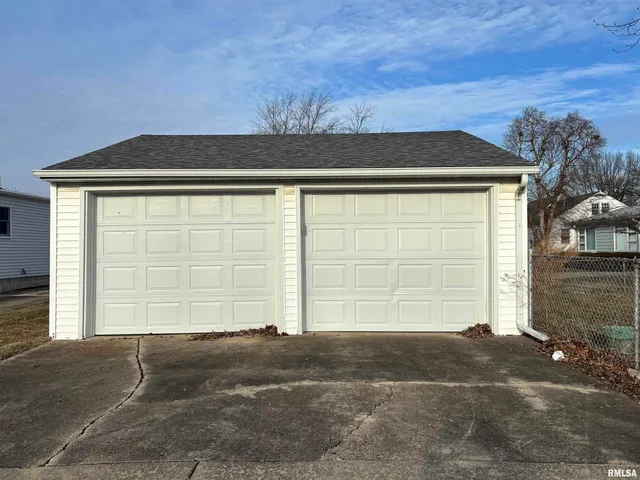 $159,900 | 801 Haner Street, Taylorville, IL 62568