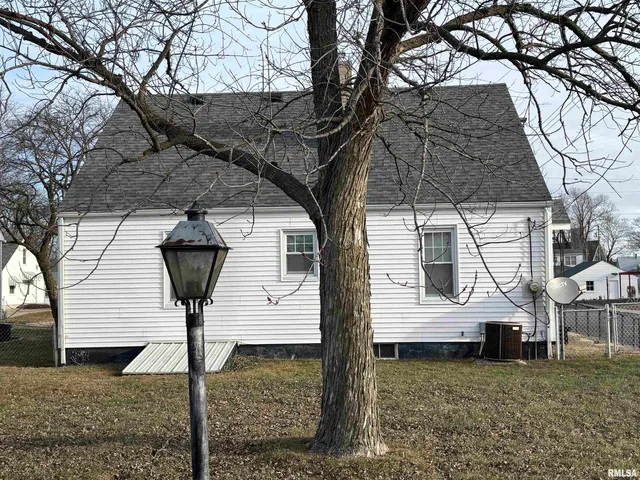 $159,900 | 801 Haner Street, Taylorville, IL 62568