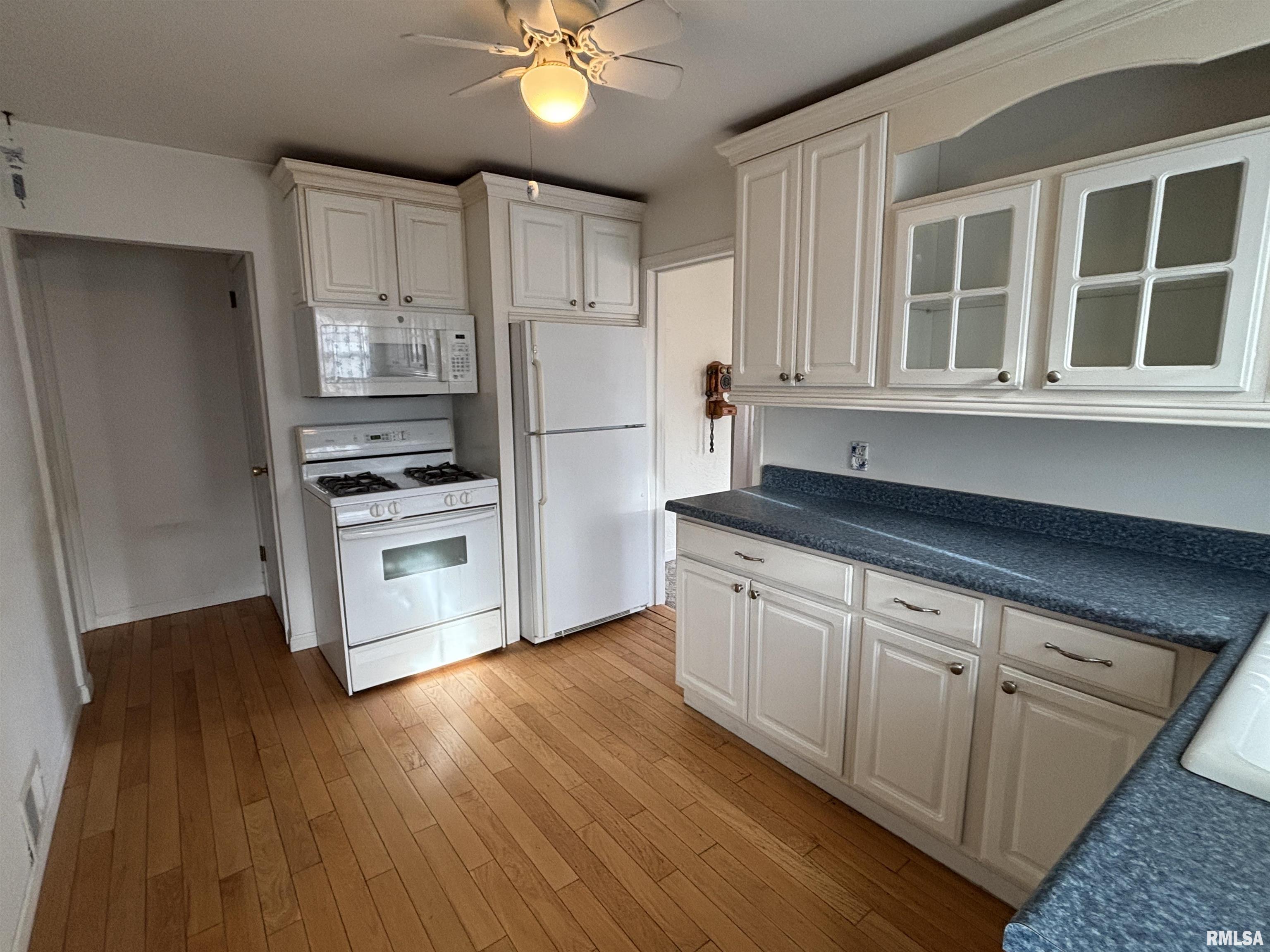 801 Haner Street Taylorville, IL 62568 - Photo 10 of 47