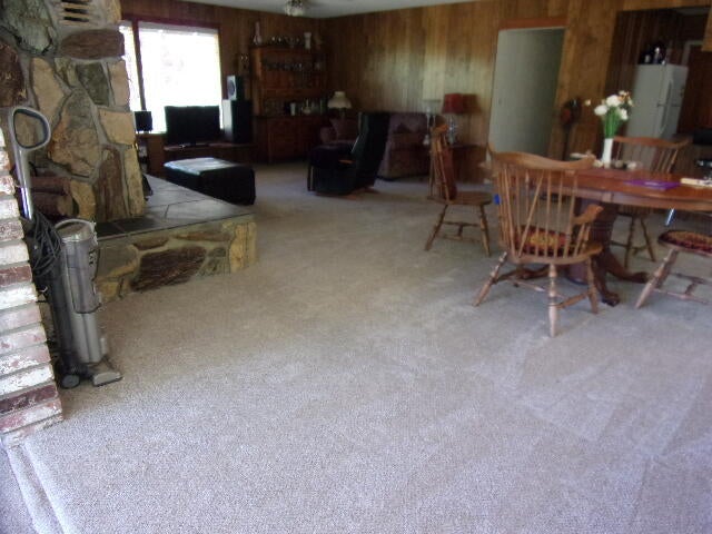 16880 Ford Road Rogue River, OR 97537 - Photo 9 of 37 Dining Living area