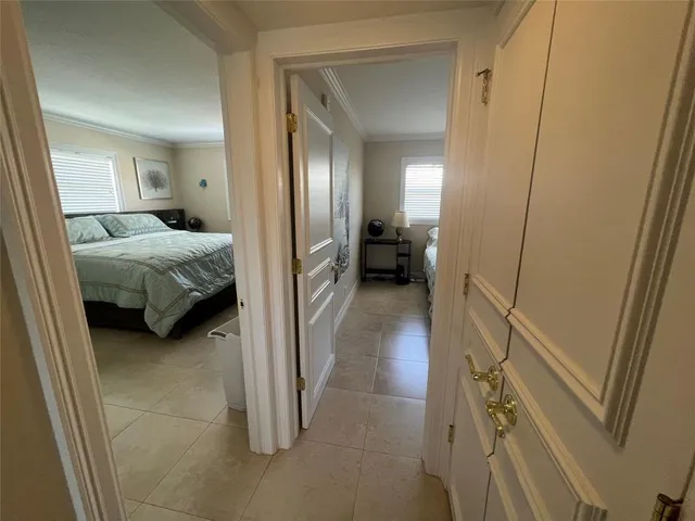 a en suite bathroom with a sink and a mirror