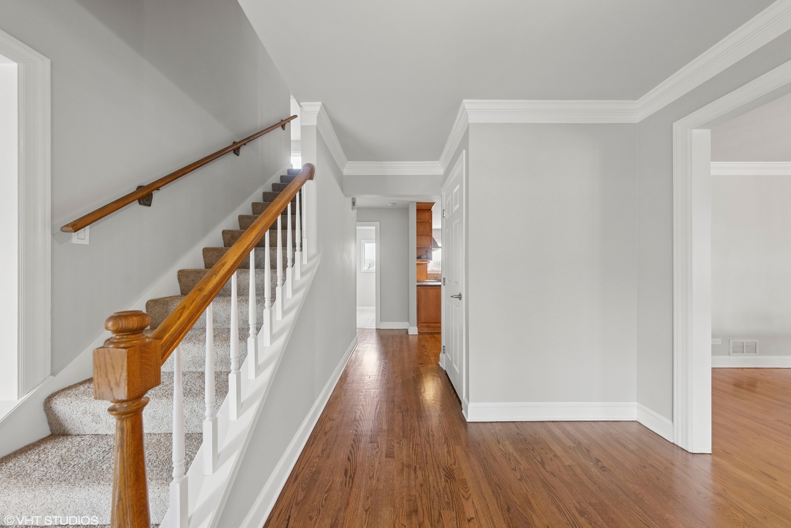 463 Leonard Lane Burr Ridge, IL 60527 - Photo 2 of 47 Gallery Image 2