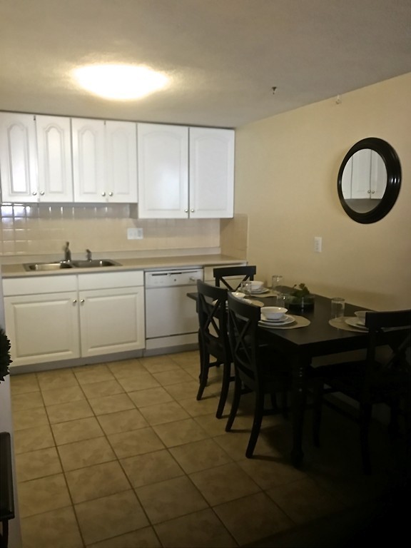 13 Walker Road, Unit 4 North Andover, MA 01845 - Photo 4 of 15 Gallery Image 4
