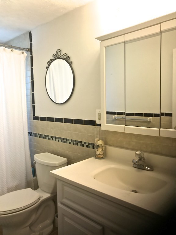 13 Walker Road, Unit 4 North Andover, MA 01845 - Photo 9 of 15 Gallery Image 9