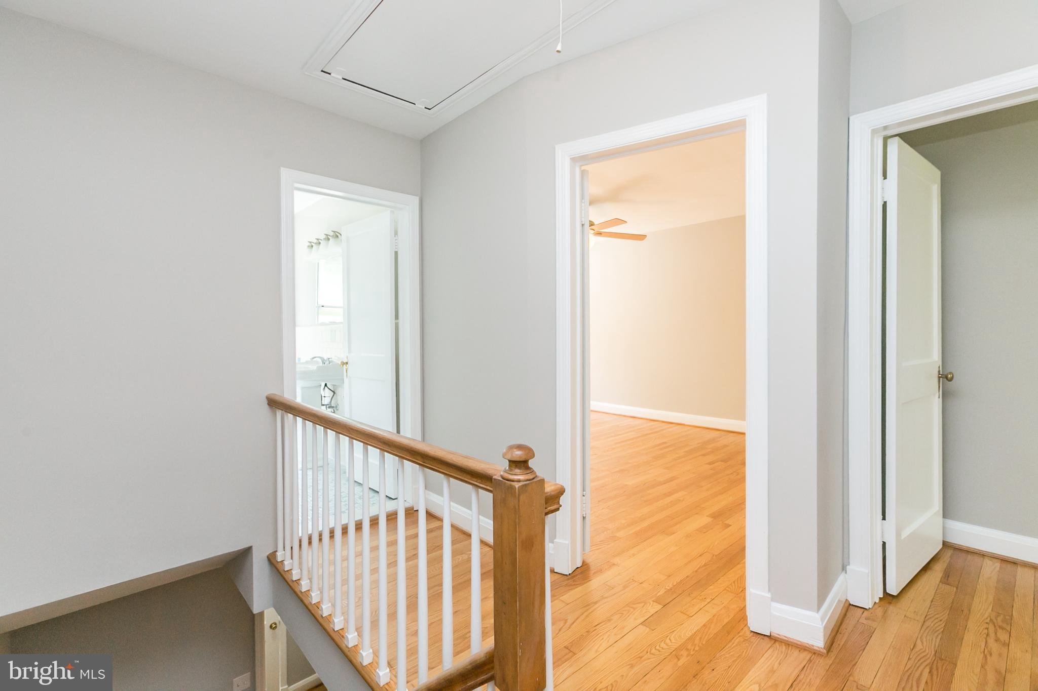 6410 Blenheim Road Baltimore, MD 21212 - Photo 18 of 29 Upstairs hallway