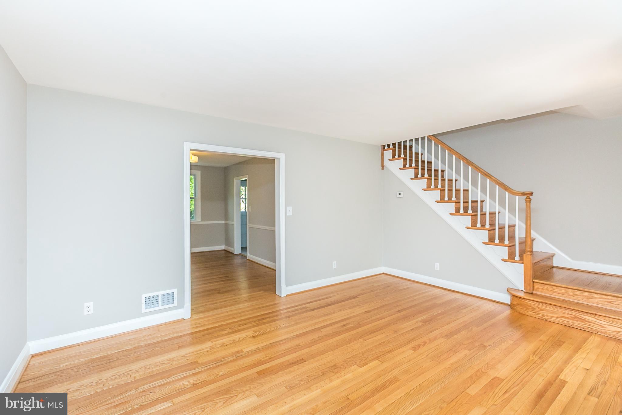 6410 Blenheim Road Baltimore, MD 21212 - Photo 6 of 29 Living room into dining room