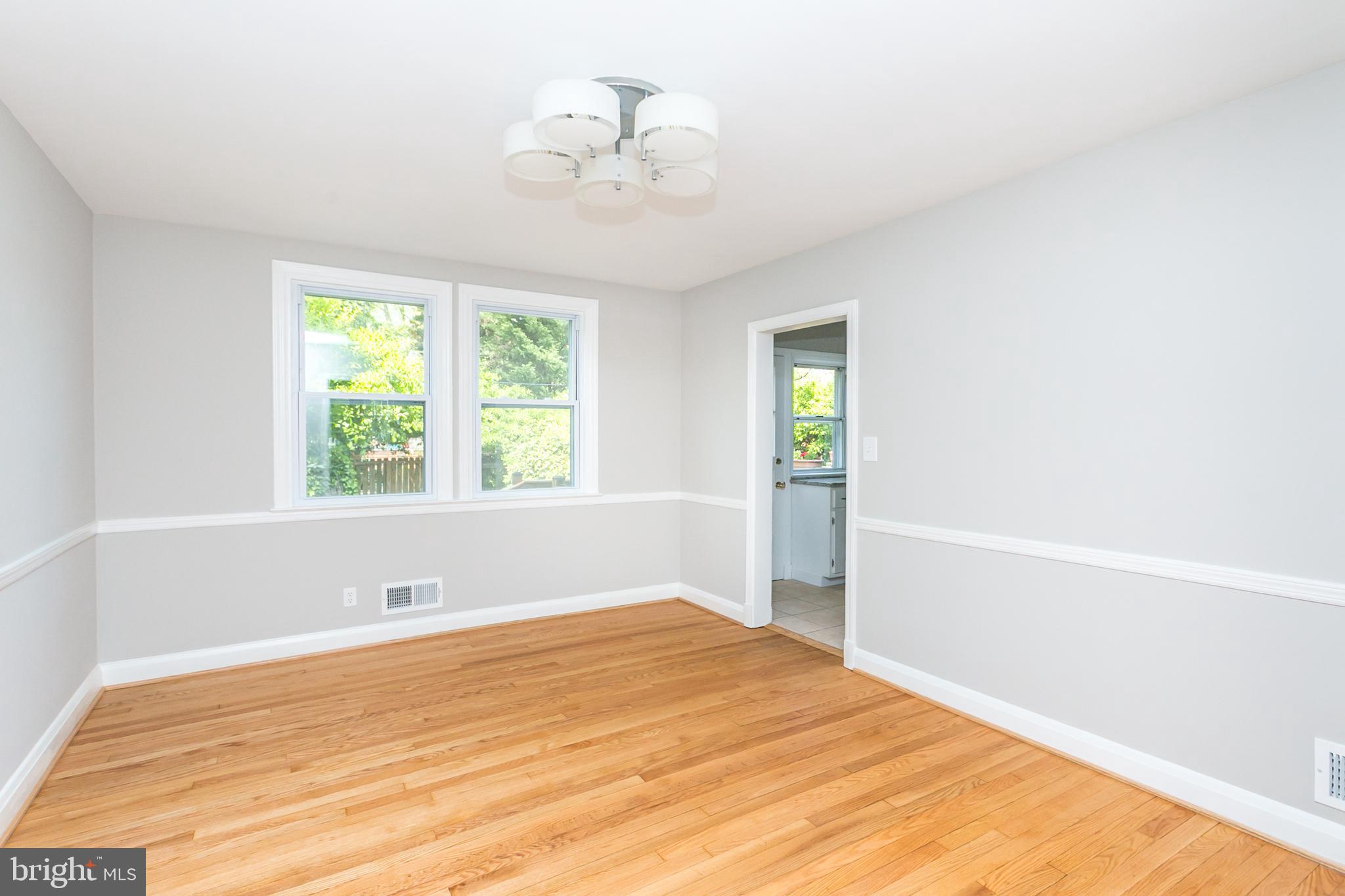 6410 Blenheim Road Baltimore, MD 21212 - Photo 7 of 29 Dining room