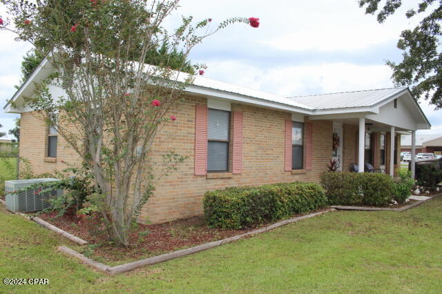 25676 Evans Street Altha, FL 32421 - Photo 3 of 33