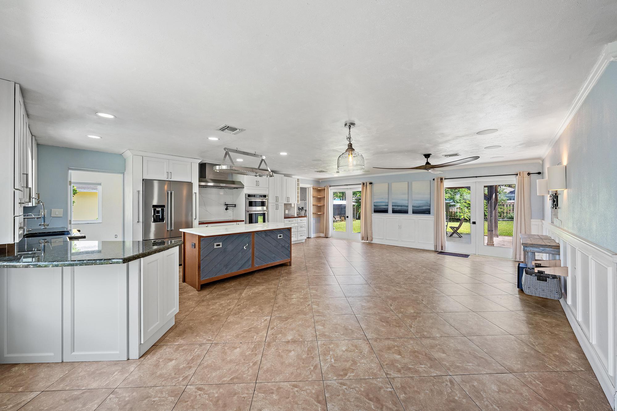 1 Windsor Road West Jupiter, FL 33469 - Photo 5 of 29 Kitchen:living