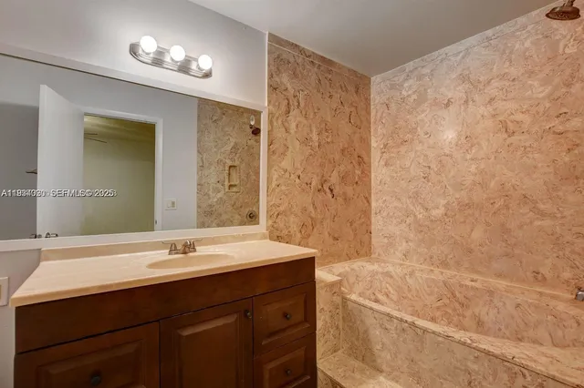 $210,000 | 28 Crossings Circle, Unit E, Boynton Beach, FL 33435