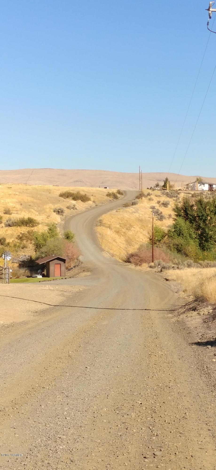 Na Na Stroud Road Yakima, WA 98908 - Photo 2 of 2 a view of an ocean