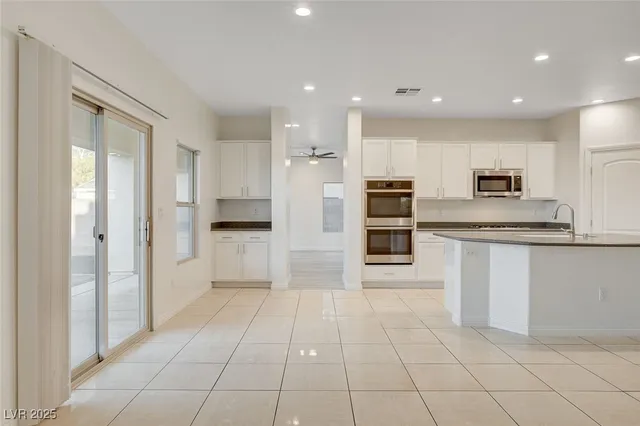 $3,200 | 1068 Riddle Glen Street, Henderson, NV 89012