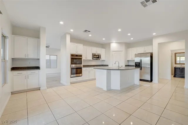 $3,200 | 1068 Riddle Glen Street, Henderson, NV 89012