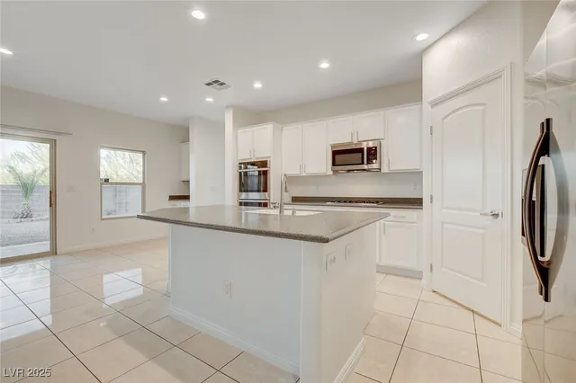 $3,200 | 1068 Riddle Glen Street, Henderson, NV 89012