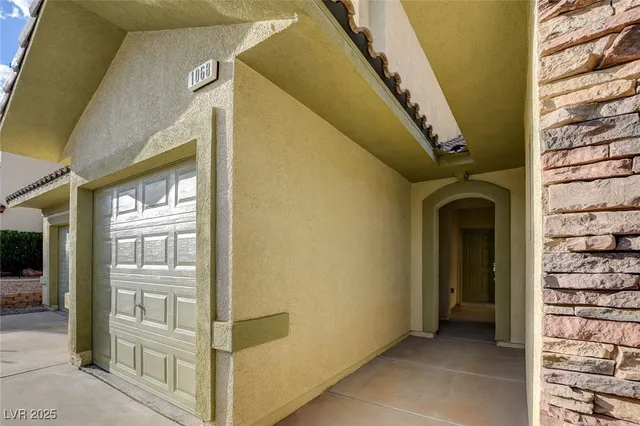 $3,200 | 1068 Riddle Glen Street, Henderson, NV 89012