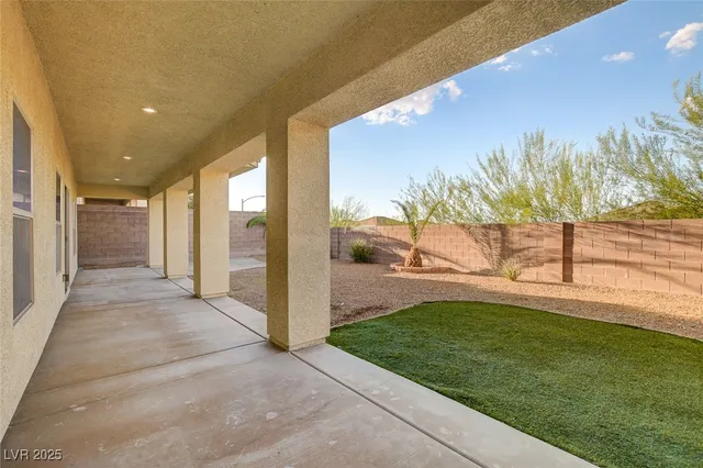 $3,200 | 1068 Riddle Glen Street, Henderson, NV 89012