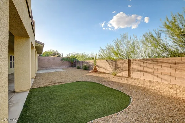 $3,200 | 1068 Riddle Glen Street, Henderson, NV 89012