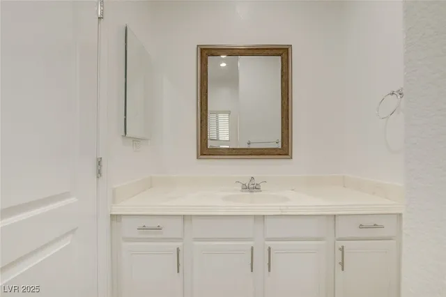 $3,200 | 1068 Riddle Glen Street, Henderson, NV 89012