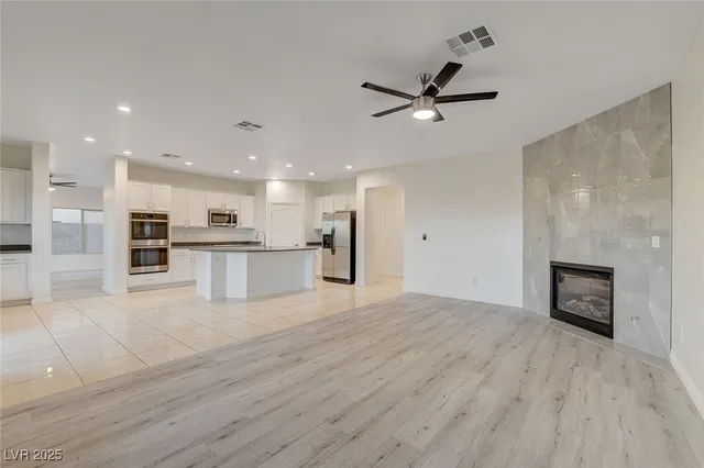 $3,200 | 1068 Riddle Glen Street, Henderson, NV 89012