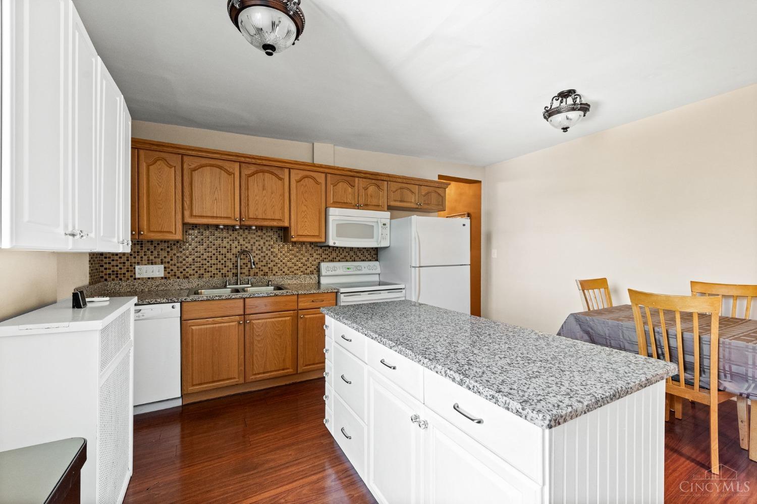 2138 Madison Road, Unit N Cincinnati, OH 45208 - Photo 17 of 34