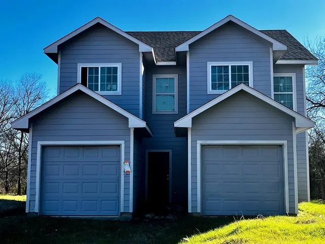 $410,000 | 1716 East Powell Avenue, Fort Worth, TX 76104