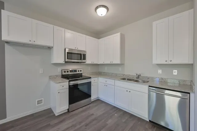 $410,000 | 1716 East Powell Avenue, Fort Worth, TX 76104