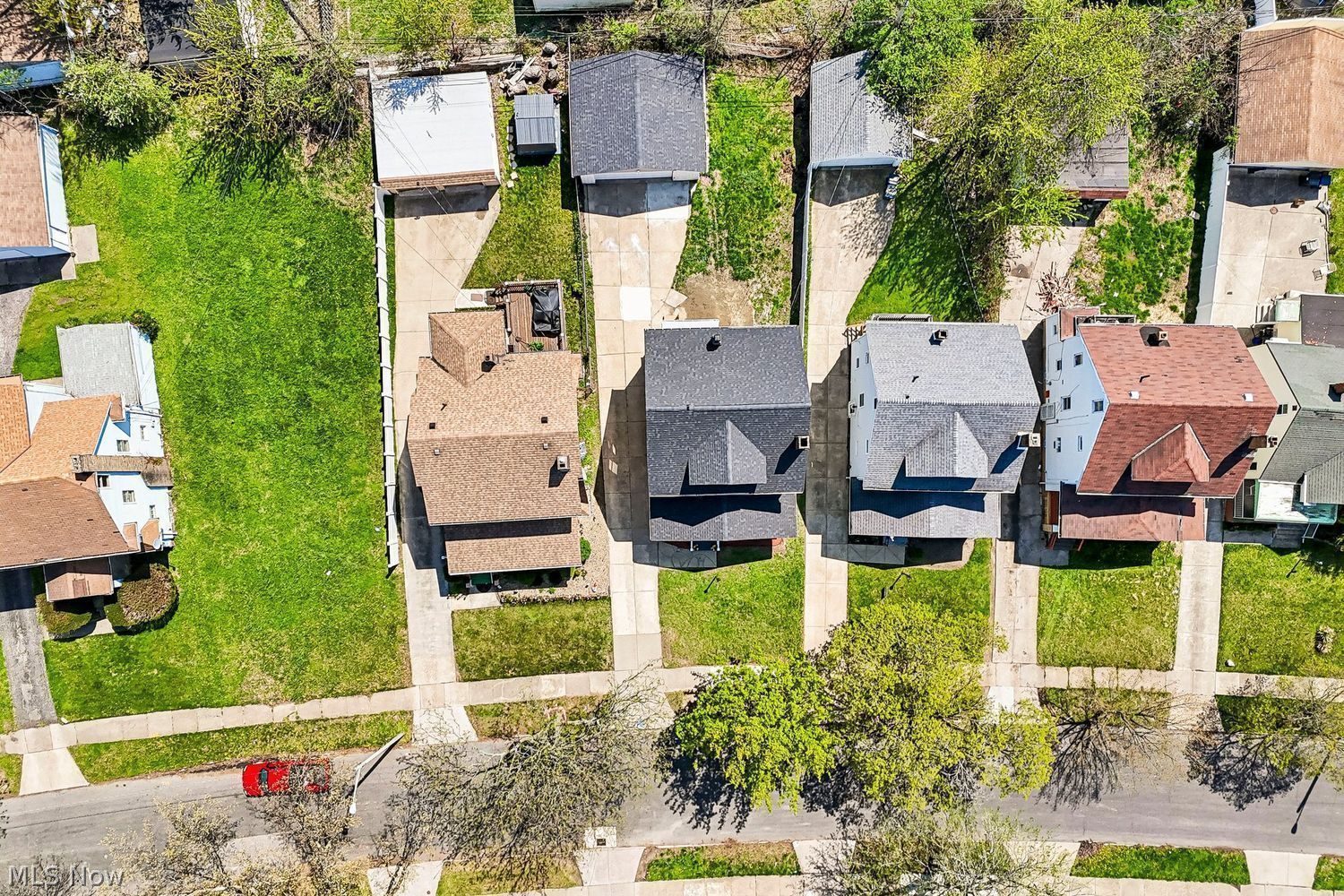 1045 Nela View Road Cleveland Heights, OH 44112 - Photo 3 of 48 Gallery Image 3