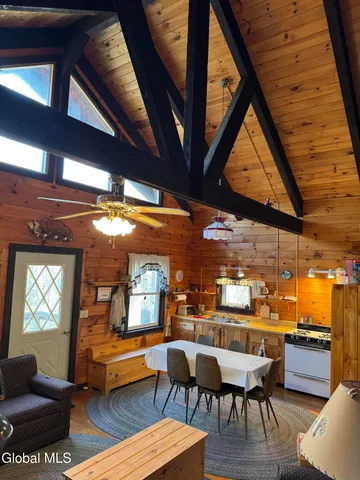 $389,900 | 125 West Stoner Lake Road, Caroga, NY 12032