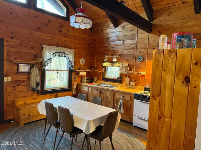 $389,900 | 125 West Stoner Lake Road, Caroga, NY 12032