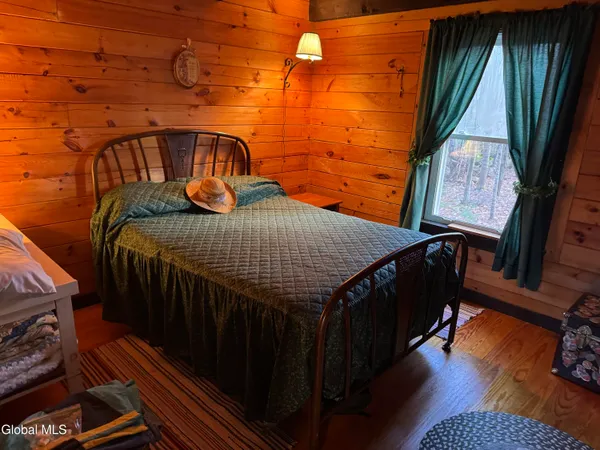 $389,900 | 125 West Stoner Lake Road, Caroga, NY 12032