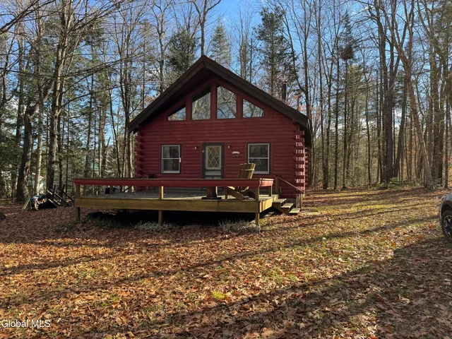 $389,900 | 125 West Stoner Lake Road, Caroga, NY 12032