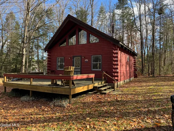 $389,900 | 125 West Stoner Lake Road, Caroga, NY 12032