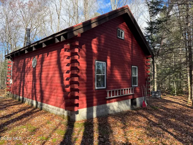 $389,900 | 125 West Stoner Lake Road, Caroga, NY 12032