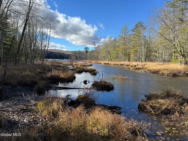 $389,900 | 125 West Stoner Lake Road, Caroga, NY 12032