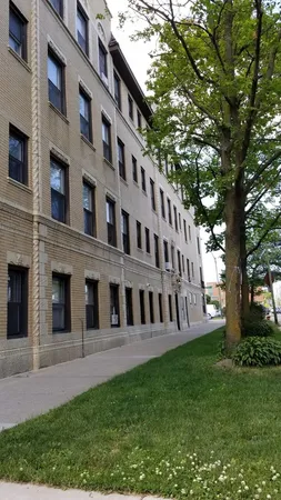 $1,195 | 4764 North Virginia Avenue, Unit 102, Chicago, IL 60625