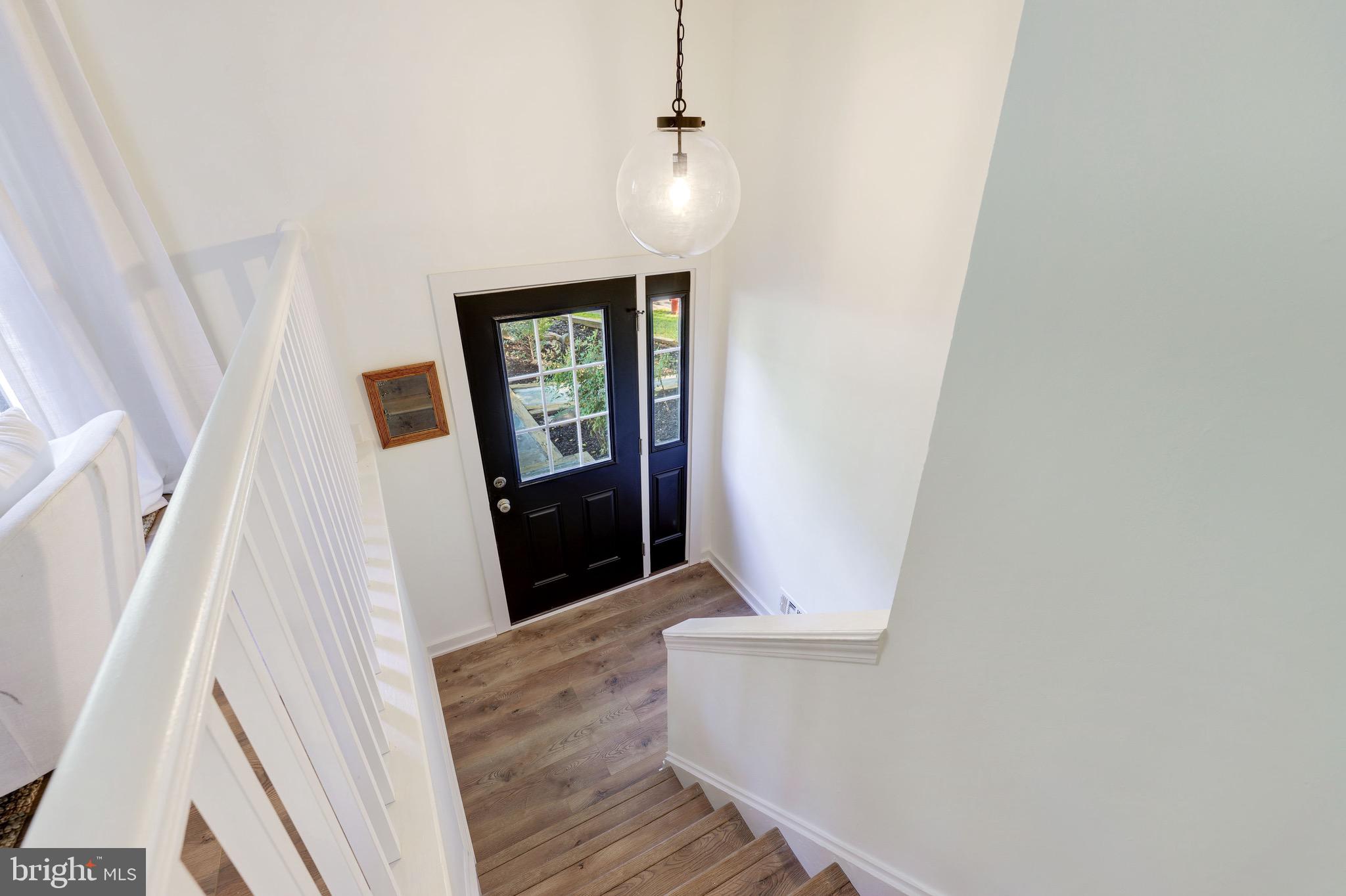 11581 Embers Court Reston, VA 20191 - Photo 5 of 34 Gallery Image 5