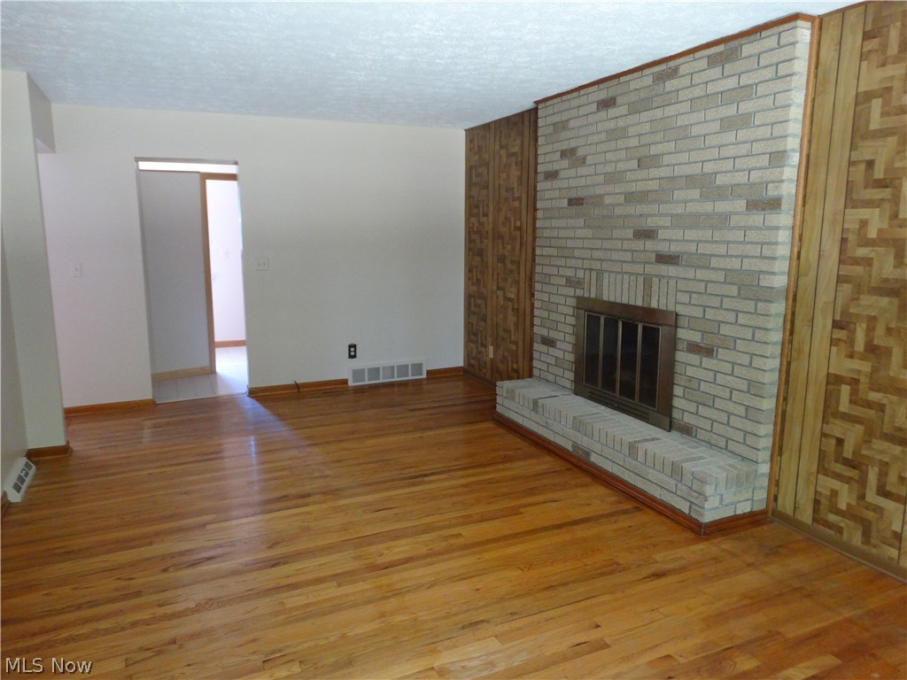 784 Middle Road Conneaut, OH 44030 - Photo 8 of 23